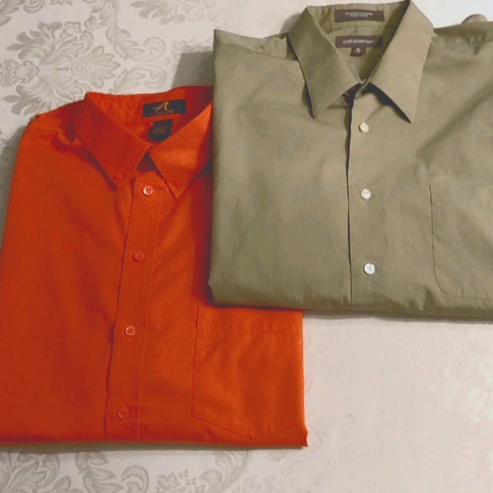 2 Men's long sleeve shirts in X Large